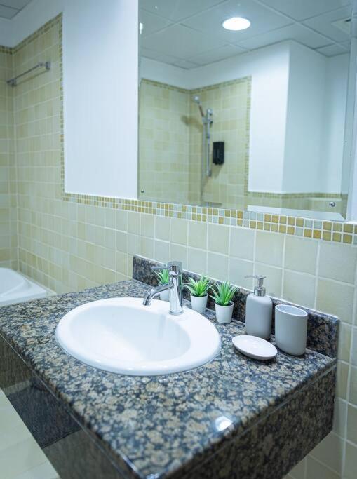 Appartement Shams Front Jbr By Happy Season *